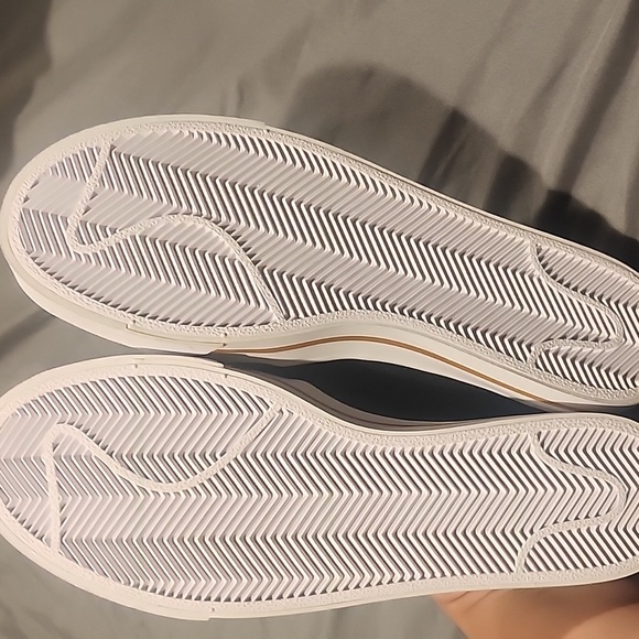 NIKE SHOES - Picture 5 of 6